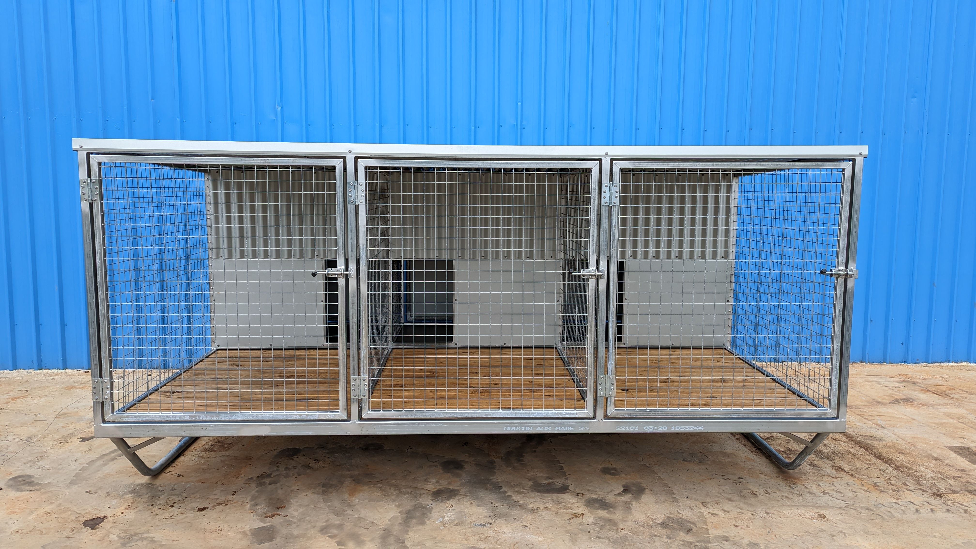 CHAMPION Dog Enclosure 3 Bay Large Iron Roof with Timber Floor